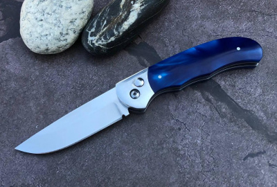 Выкидной нож "Рысь": сталь - Bohler М390; рукоять - акрил