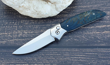 Выкидной нож "Бизон": сталь - Bohler М390; рукоять - карельская береза