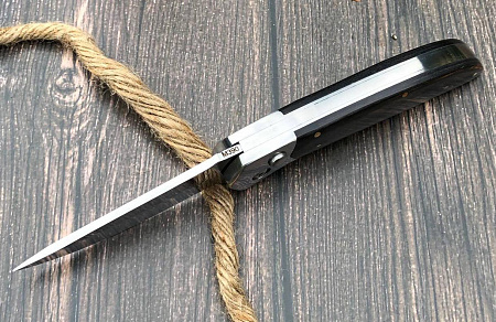 Выкидной нож "Бизон": сталь - Bohler М390; рукоять - черный граб