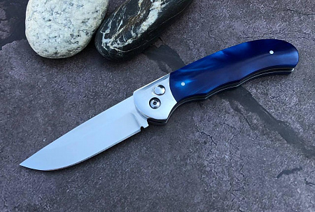 Выкидной нож "Рысь": сталь - Bohler М390; рукоять - акрил