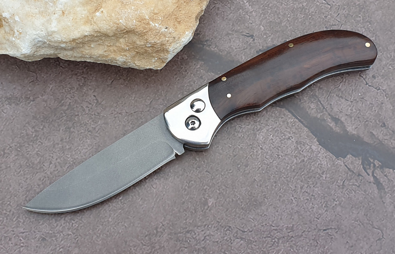 Выкидной нож "Рысь": сталь - Bohler S390; рукоять - венге