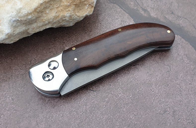 Выкидной нож "Рысь": сталь - Bohler S390; рукоять - венге